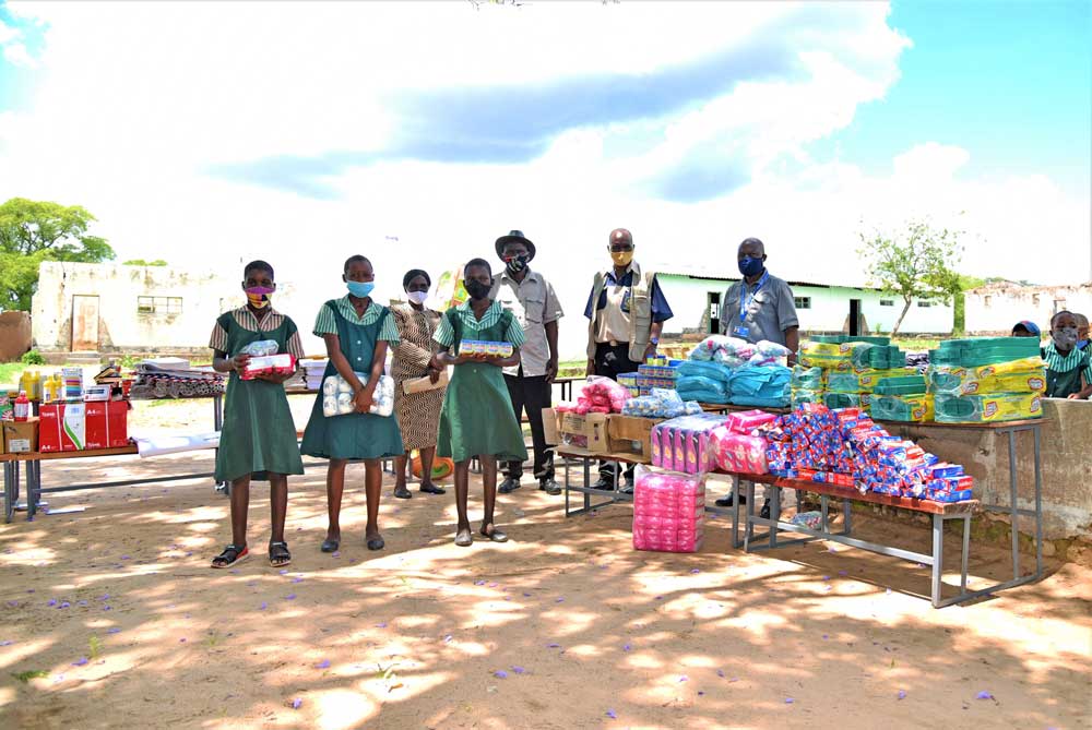 Moni kriisi koettelee Zimbabwea – tarjoamme hätäapua lapsille