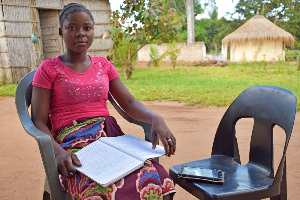 Mosambikilaiset nuoret saavat tietoa