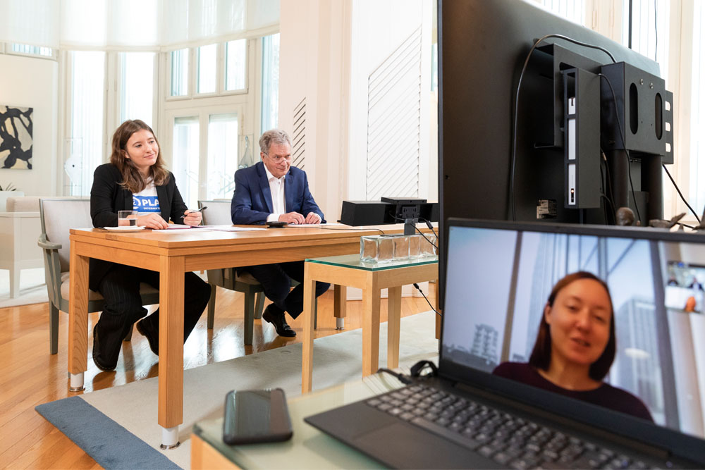 Nella Salminen valtasi presidentti Sauli Niinistön paikan