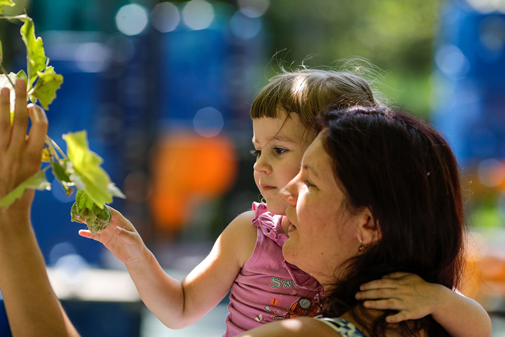 Sitoutimme ihmisiä ja yhteisöjä toimintaamme tasa-arvon puolesta