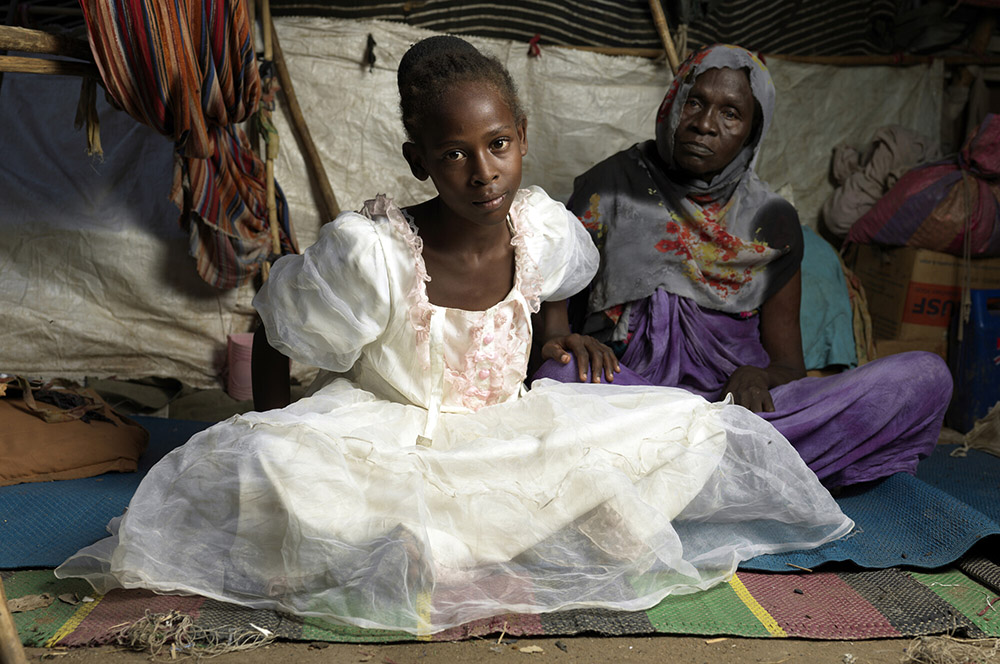 VHätäapua Sudanista paenneille perheille