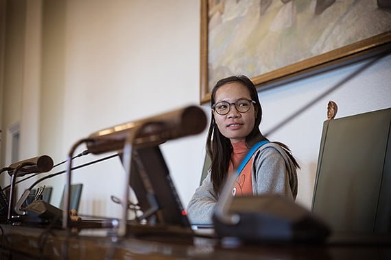 Plan Internationalin kambodzhalainen aktivisti ja peruskoulun opettaja Hory Toth, 24, kertoi ilmastonmuutoksen konkreettisista vaikutuksista lasten ja erityisesti tyttöjen arkeen. 