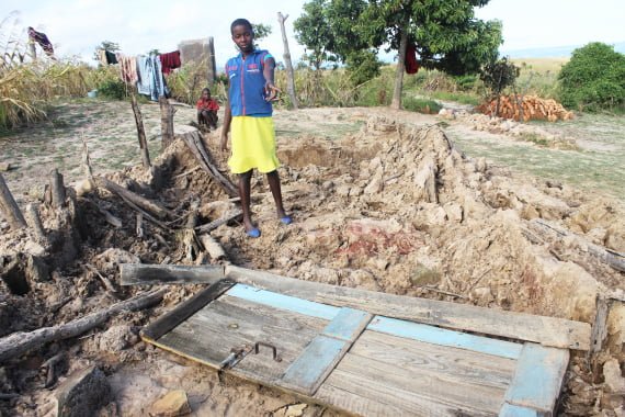 14-vuotias Munashe menetti kotinsa kun hirmumyrsky Idai iski hänen kyläänsä Chipingen alueella.