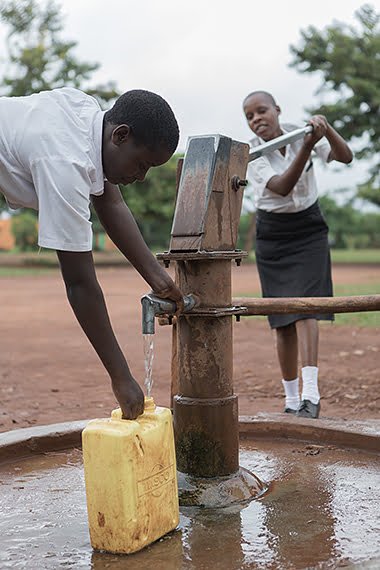 Plan on perustanut kouluihin omia vessoja tytöille sekä parantunut puhtaan veden saatavuutta.