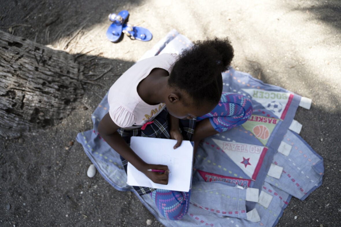 Nälkä ja pelko sulkevat kouluja Haitissa