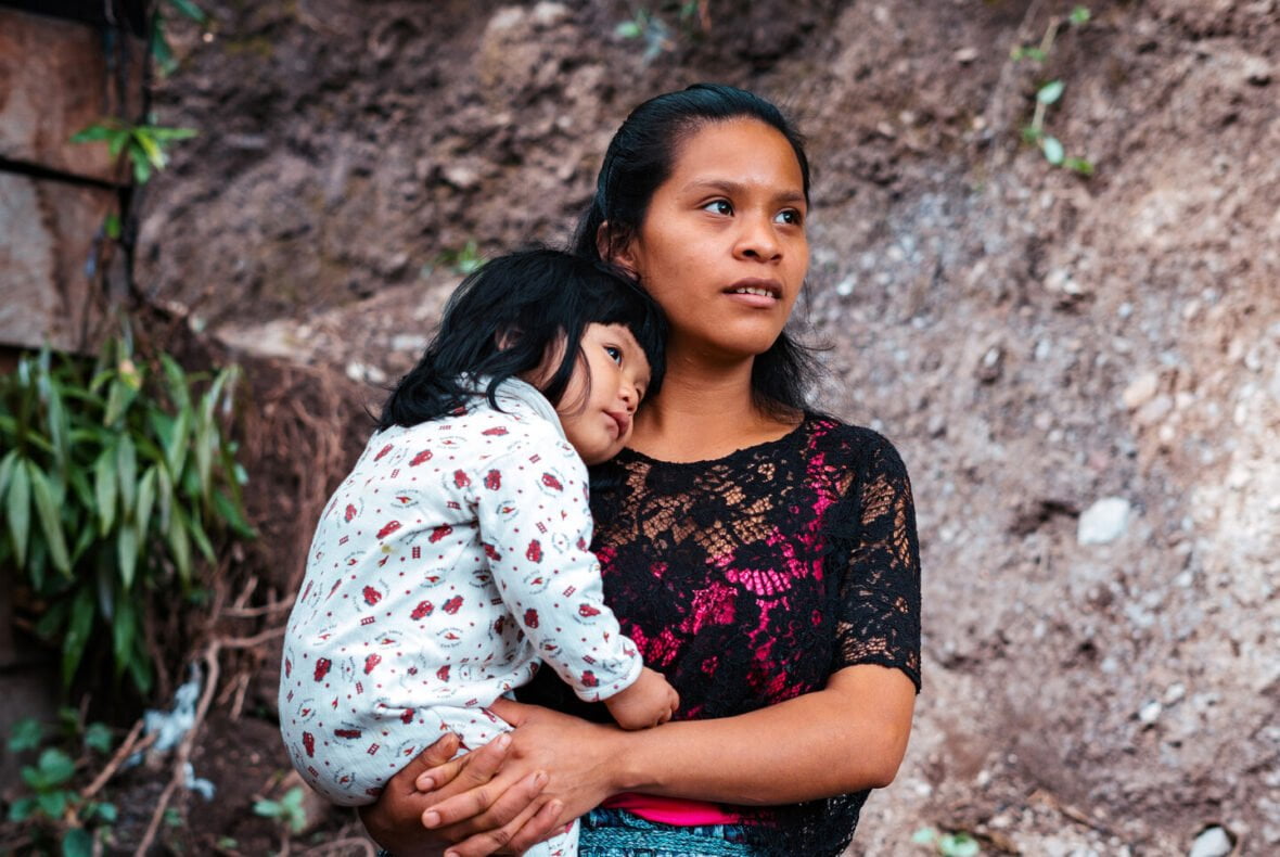 Plan tukee guatemalalaisen Petronilan yhteisöä, jotka koettelee globaali nälkäkriisi.
