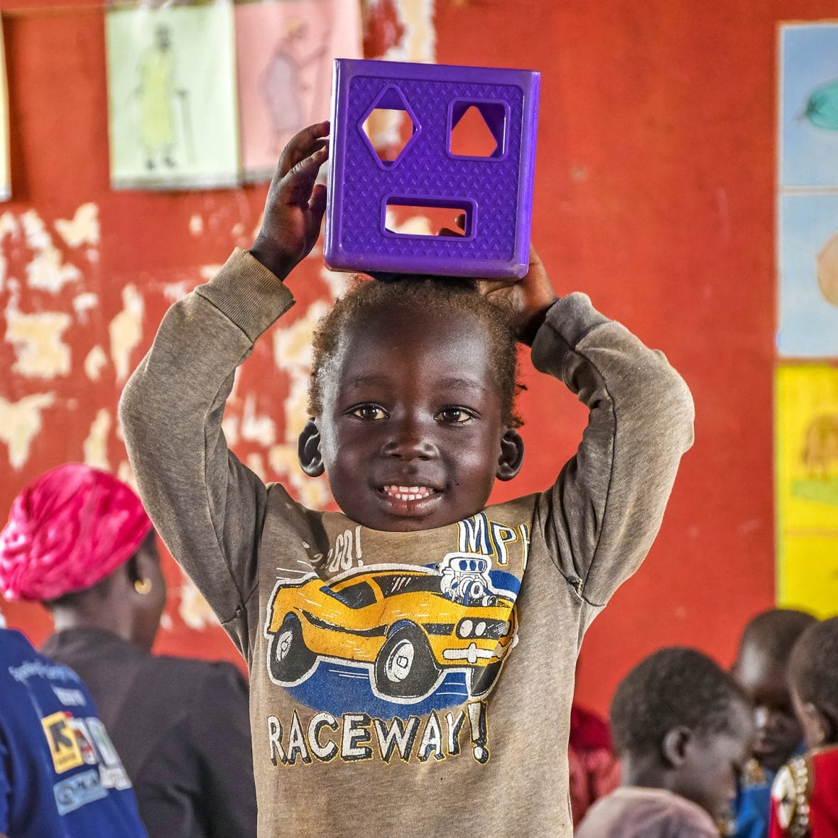 Satuhetki auttaa kriisin keskellä eläviä lapsia unohtamaan pelkonsa ja ymmärtämään paremmin tunteitaan.
