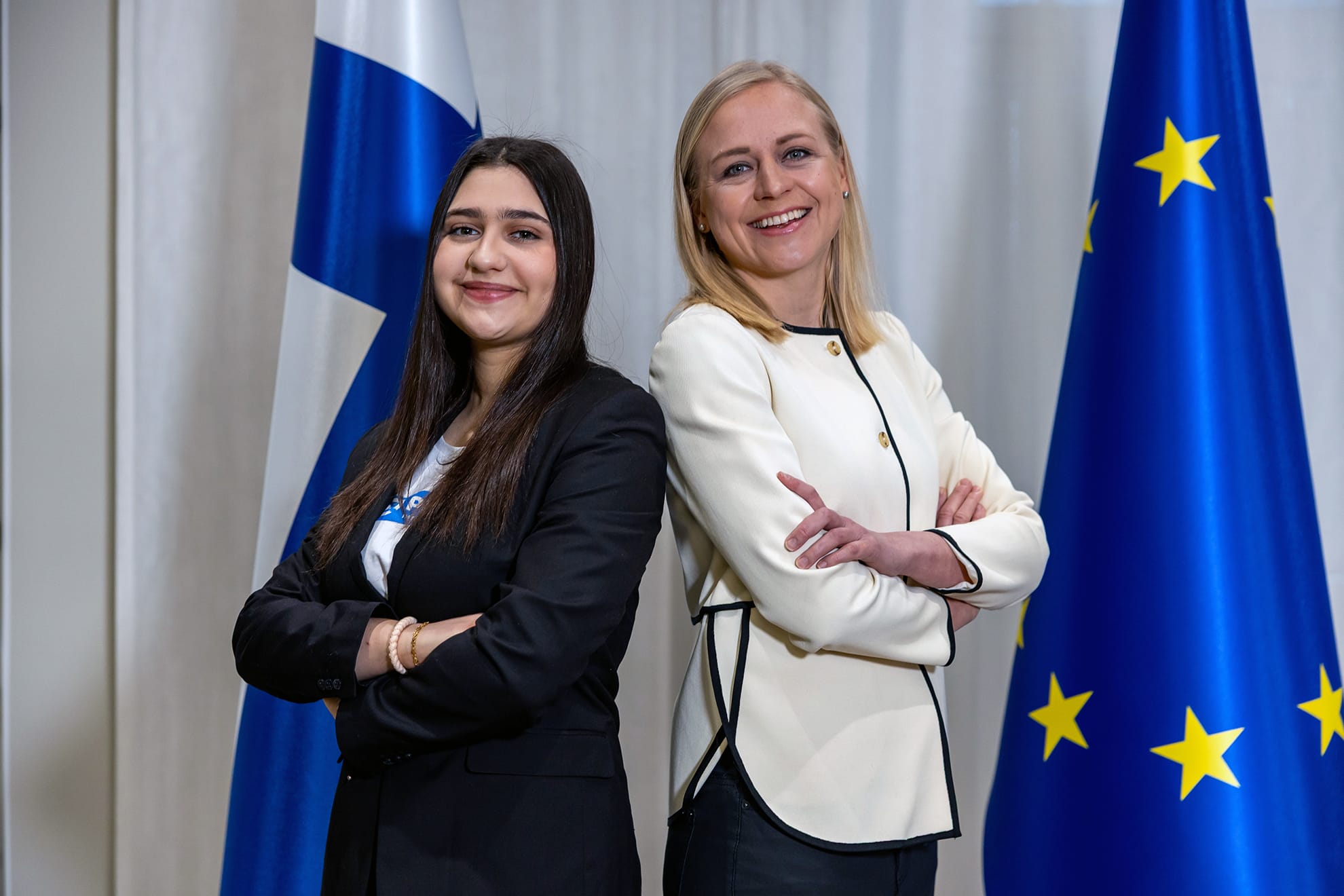 GirlsTakeover-valtaaja Natasha Al-Zeilaa ja ulkoministeri Elina Valtonen. Kuva: Ulkoministeriö