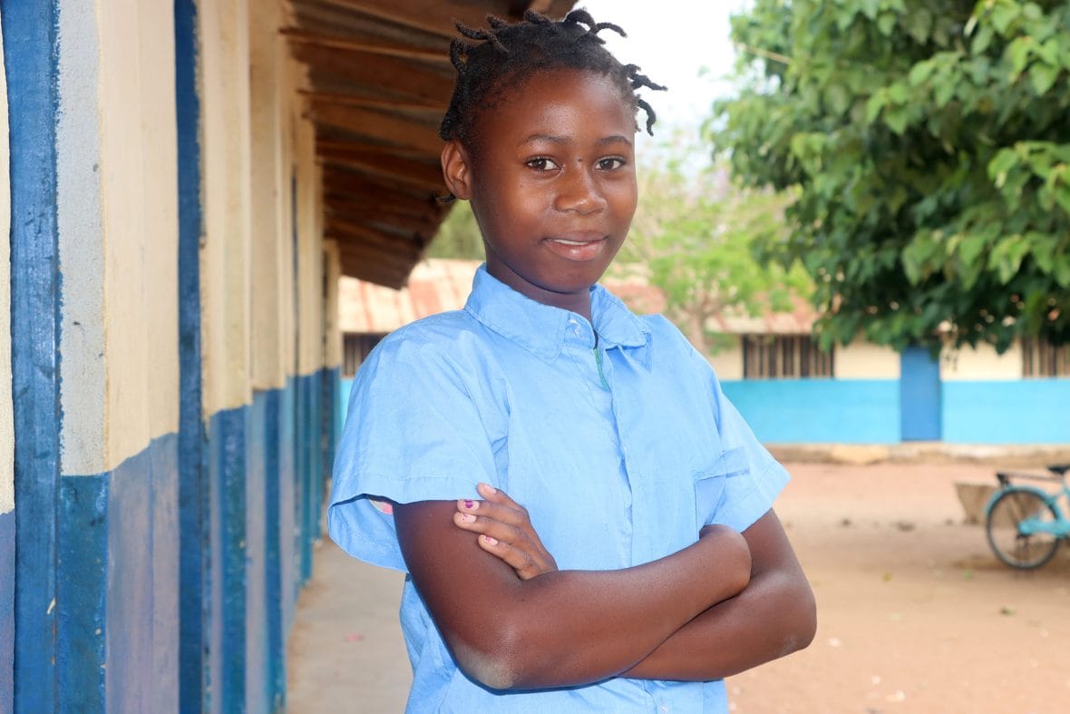 13-vuotias Josefina on palannut kouluun Planin tuella ja haaveilee opettajan urasta.