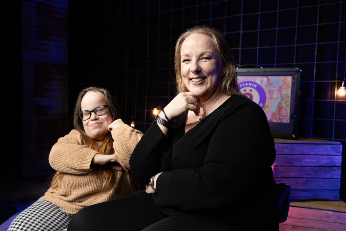 Vammaiset tytöt -median tuottaja Anniina Lehtinen ja Rusetti ry:n järjestöpäällikkö Anni Täckman