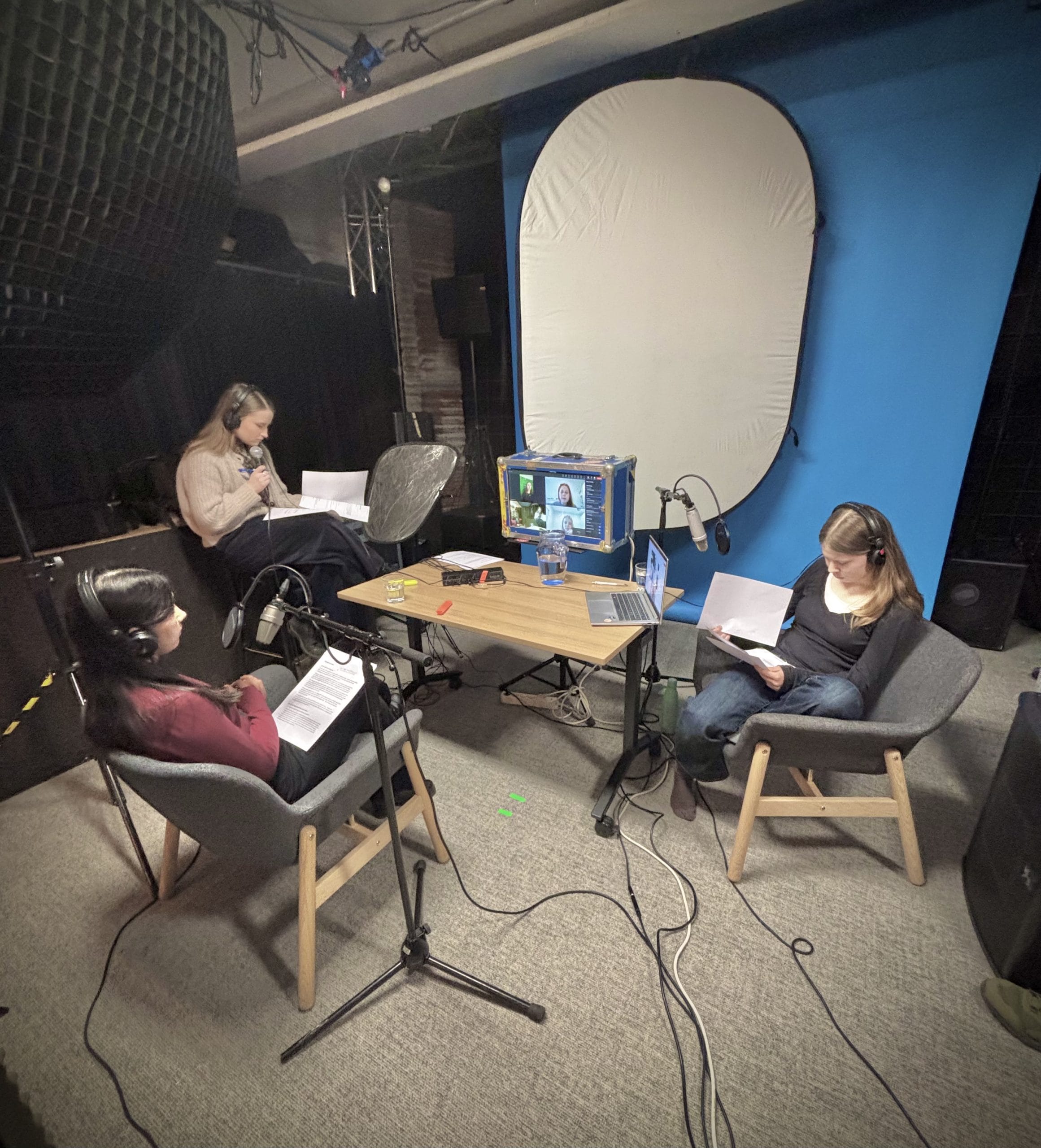 Kuva podcast-jakson nauhoituksista.
